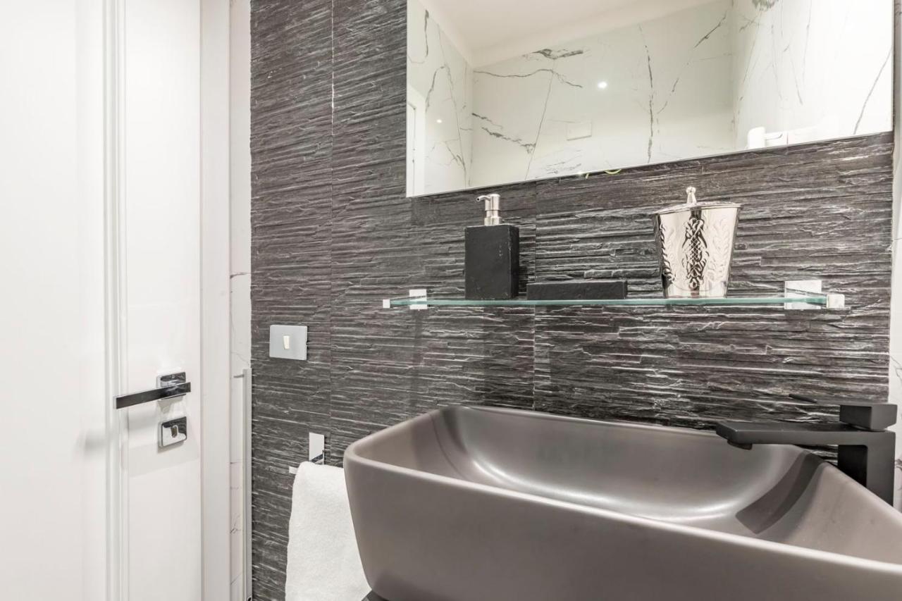 Trevi Luxury Apartment Jacuzzi ローマ エクステリア 写真