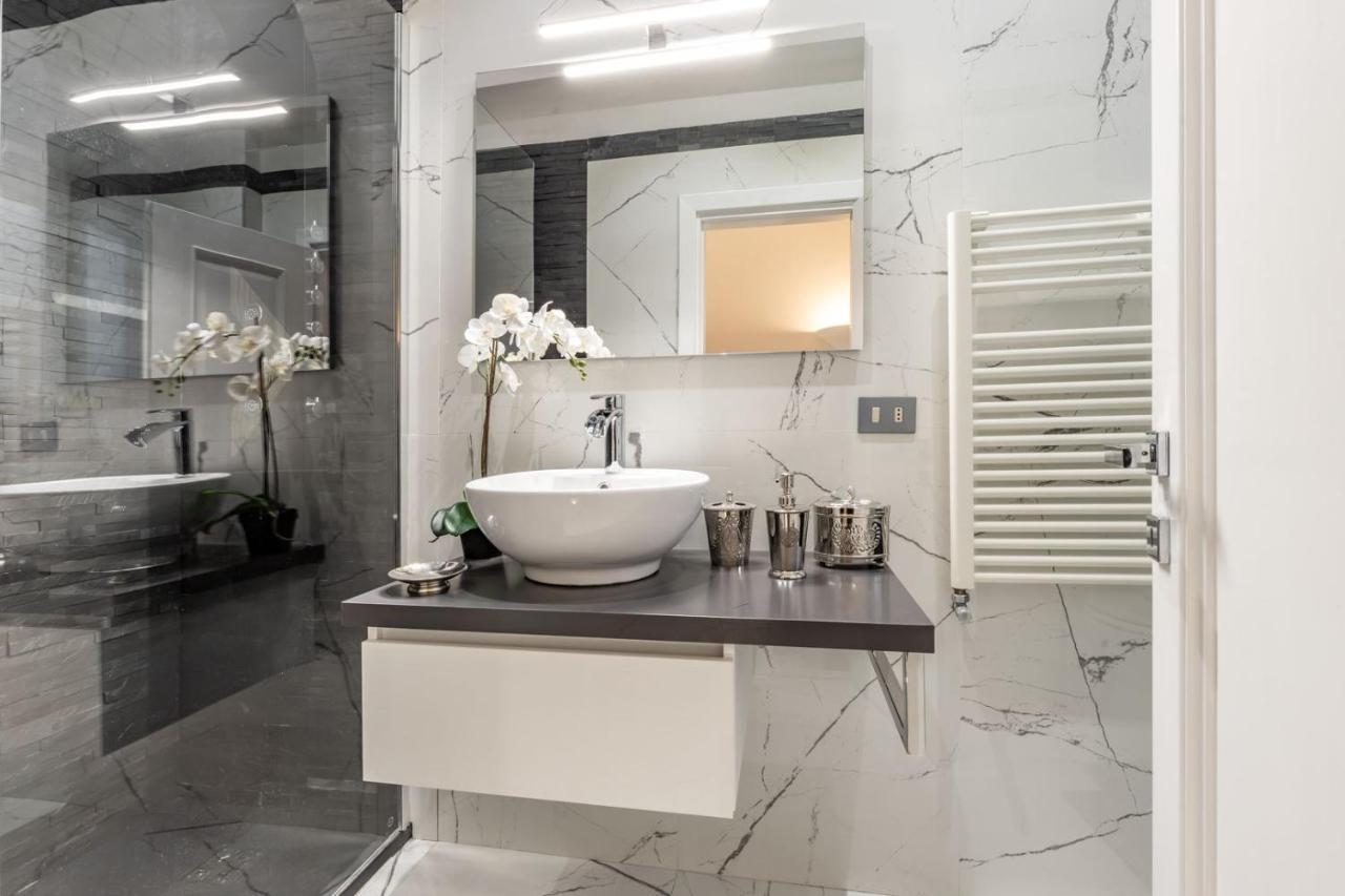 Trevi Luxury Apartment Jacuzzi ローマ エクステリア 写真