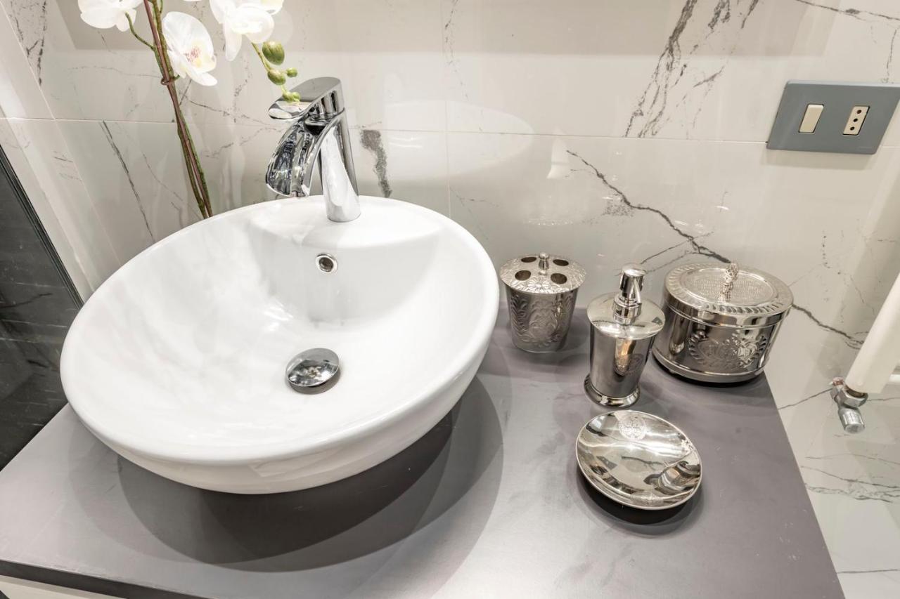 Trevi Luxury Apartment Jacuzzi ローマ エクステリア 写真